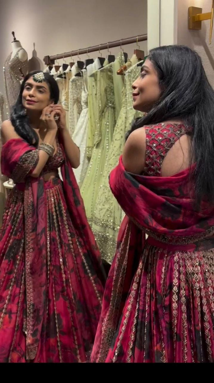 Tabby Organza Lehenga, Sequin Work Lehenga, Organza Choli Set, Full Stitch Lehenga, Lace Border Dupatta, Lightweight Lehenga, Wedding Lehenga Choli, Festive Ethnic Wear, Designer Organza Lehenga, Traditional Lehenga Choli, 3 Meter Flair Lehenga, Unstitched Blouse, Micro Inner Lehenga