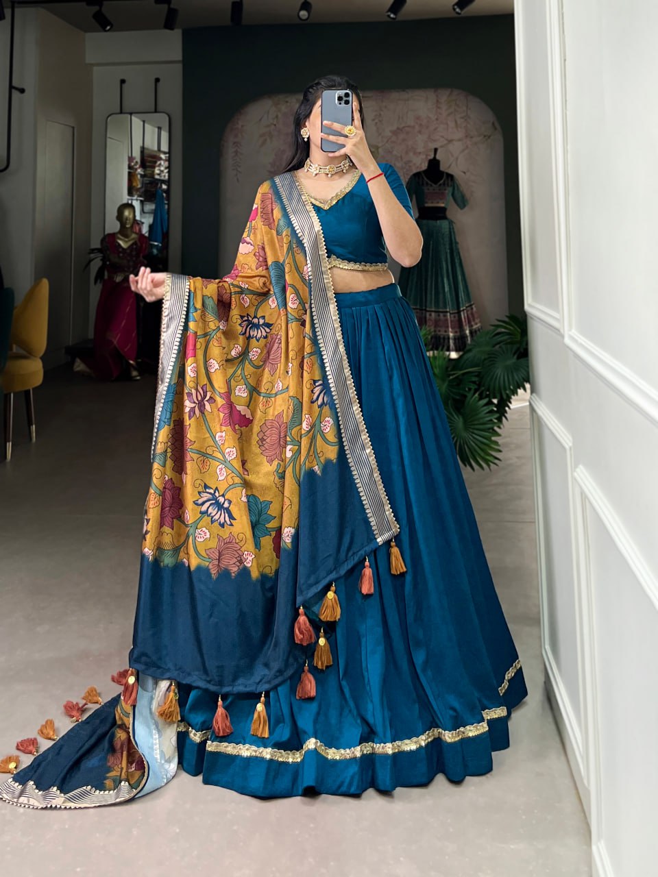 Wedding Lehenga 2025, Chinon Silk Lehenga, Tussar Dupatta Lehenga, Plain Lace Lehenga Choli, Unstitched Chinon Blouse, Viscose Border Dupatta, Tassel Dupatta, Canvas Flare Lehenga, 4.5 Meter Flair, Stitched Wedding Lehenga, Modern Ethnic Wear, Bridal Function Outfit, Elegant Indian Lehenga