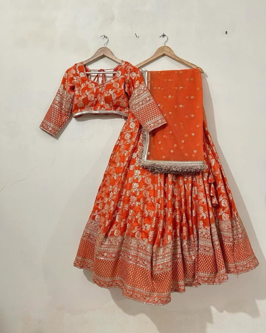 Jimi Choo Lehenga, Thread Work Lehenga, Lace Border Dupatta, Full Stitch Lehenga, Cancan Lehenga, Lightweight Lehenga, Indian Ethnic Wear, Wedding Lehenga, Festive Lehenga, 3 Meter Flair Lehenga, Unstitched Blouse, Traditional Lehenga Choli, Designer Choli Set, Micro Inner Lehenga