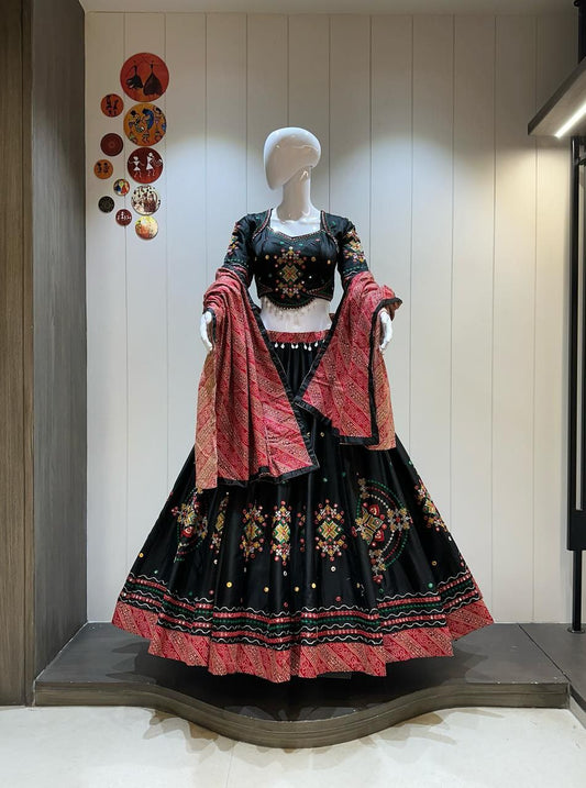 Jam Cotton Chaniya Choli, Aari Work Chaniya Choli, Kunjo Choli Set, Bandhani Dupatta Chaniya Choli, Heavy Work Lehenga Choli, L Size Chaniya Choli, Navratri Outfit, Garba Dress, Indian Ethnic Wear, Cotton Ghagra Choli, Traditional Choli Set, 8 Meter Flare Chaniya Choli
