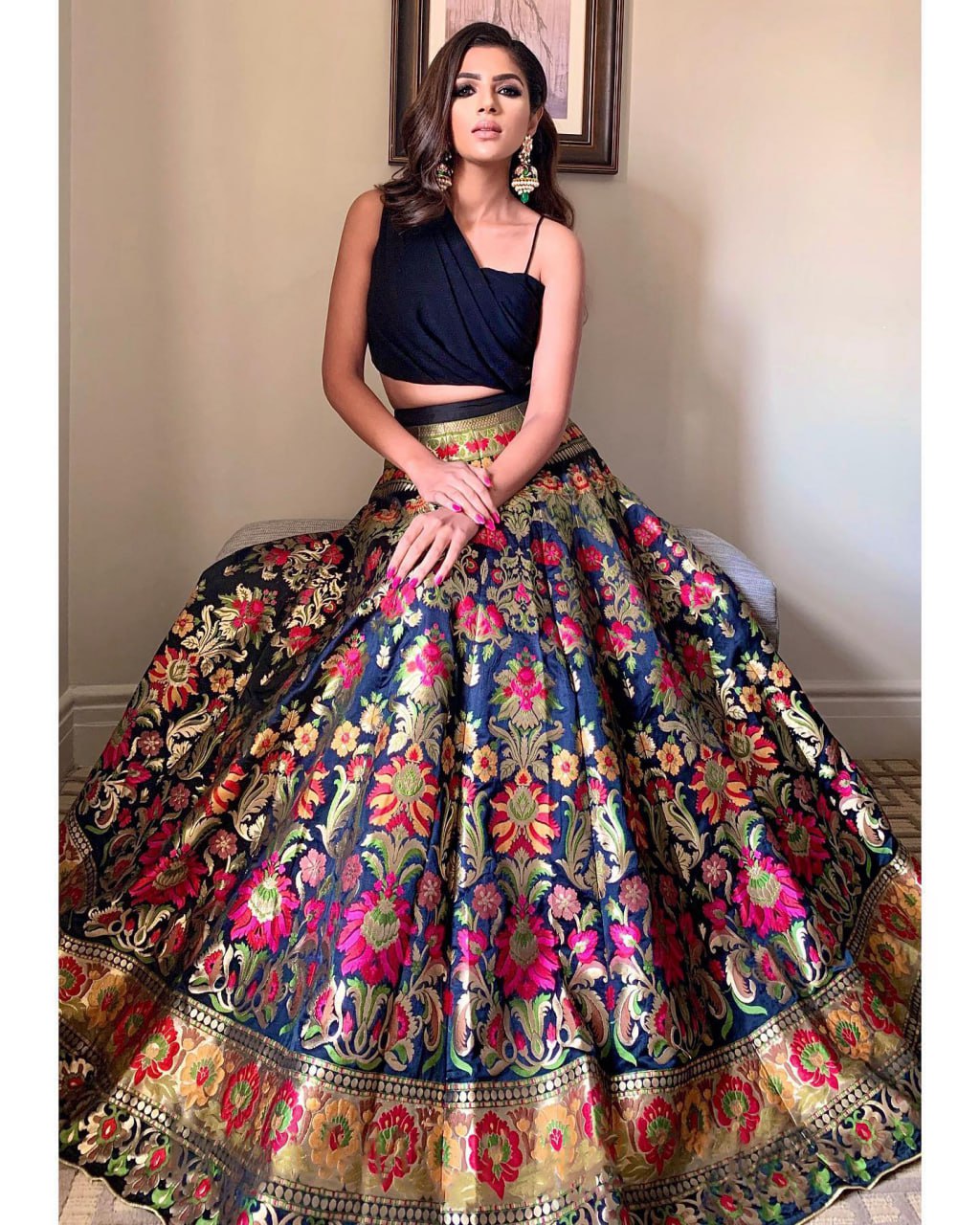 Banarasi Silk Lehenga, Zari Weaving Lehenga, Semi-Stitched Lehenga, Blouse with Attached Dupatta, Bridal Lehenga Choli, Sangeet Wear Lehenga, Wedding Lehenga Set, Canvas CanCan Lehenga, Heart Shape Blouse, Traditional Lehenga Choli, Micro Cotton Inner Lehenga, Shaadi Season Outfit, Banarasi Outfit for Pooja