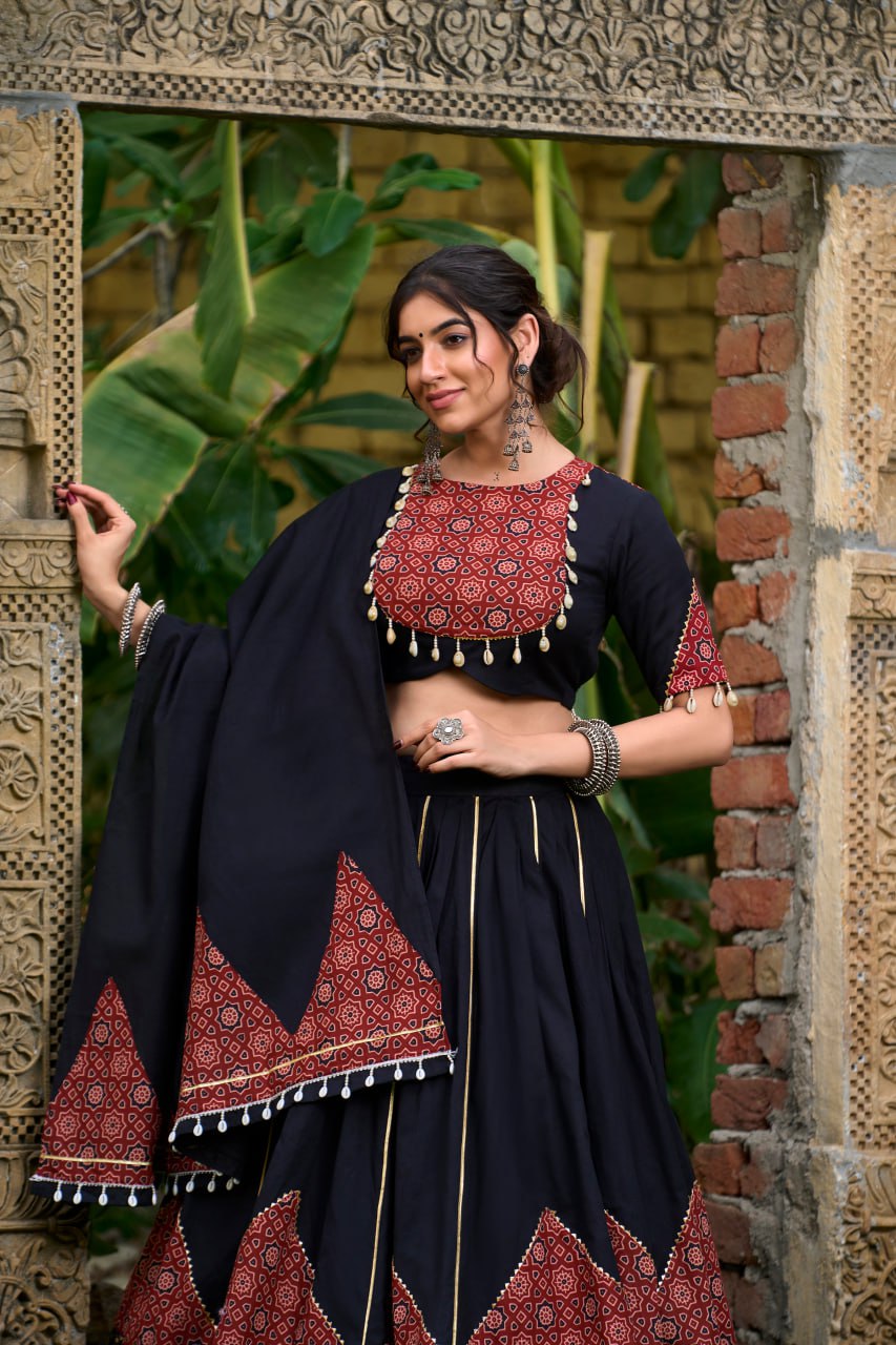 Black Pure Cotton Mirror work Gamthi Lehenga Choli with Cowrie