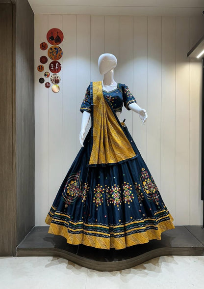 Jam Cotton Chaniya Choli, Aari Work Chaniya Choli, Kunjo Choli Set, Bandhani Dupatta Chaniya Choli, Heavy Work Lehenga Choli, L Size Chaniya Choli, Navratri Outfit, Garba Dress, Indian Ethnic Wear, Cotton Ghagra Choli, Traditional Choli Set, 8 Meter Flare Chaniya Choli