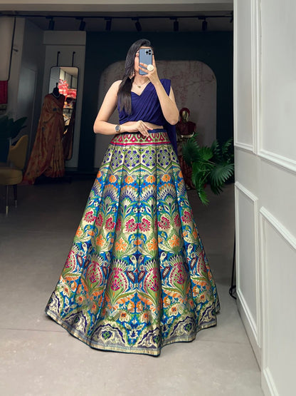 Banarasi Silk Lehenga, Zari Weaving Lehenga, Blouse with Attached Dupatta, Traditional Wedding Lehenga, Stitched Banarasi Lehenga, Canvas Lehenga Choli, Georgette Blouse, Heart Neck Blouse, Indian Ethnic Wear, Festive Lehenga Choli, Semi Bridal Lehenga, Shaadi Season Outfit, Banarasi Lehenga 2025