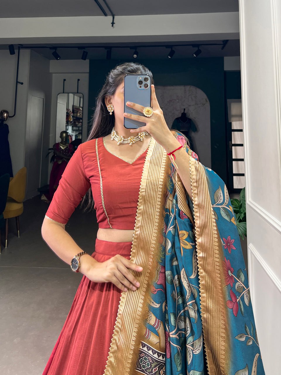 Wedding Lehenga 2025, Chinon Silk Lehenga, Tussar Dupatta Lehenga, Plain Lace Lehenga Choli, Unstitched Chinon Blouse, Viscose Border Dupatta, Tassel Dupatta, Canvas Flare Lehenga, 4.5 Meter Flair, Stitched Wedding Lehenga, Modern Ethnic Wear, Bridal Function Outfit, Elegant Indian Lehenga