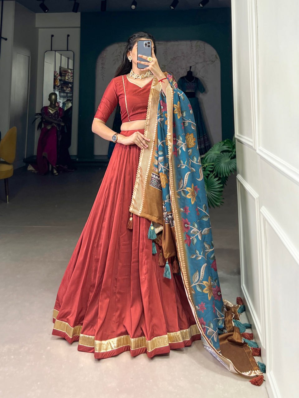 Wedding Lehenga 2025, Chinon Silk Lehenga, Tussar Dupatta Lehenga, Plain Lace Lehenga Choli, Unstitched Chinon Blouse, Viscose Border Dupatta, Tassel Dupatta, Canvas Flare Lehenga, 4.5 Meter Flair, Stitched Wedding Lehenga, Modern Ethnic Wear, Bridal Function Outfit, Elegant Indian Lehenga