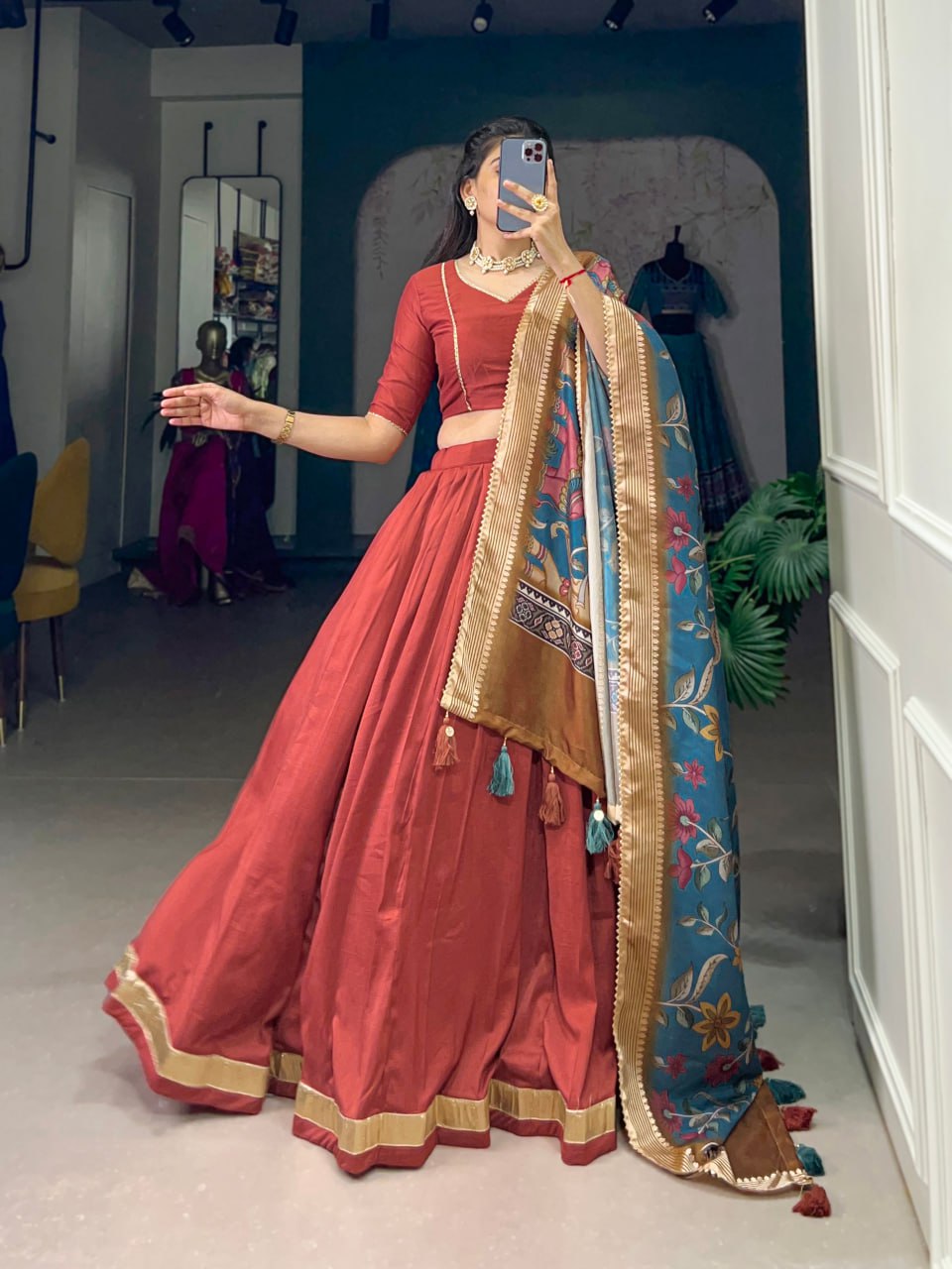 Wedding Lehenga 2025, Chinon Silk Lehenga, Tussar Dupatta Lehenga, Plain Lace Lehenga Choli, Unstitched Chinon Blouse, Viscose Border Dupatta, Tassel Dupatta, Canvas Flare Lehenga, 4.5 Meter Flair, Stitched Wedding Lehenga, Modern Ethnic Wear, Bridal Function Outfit, Elegant Indian Lehenga