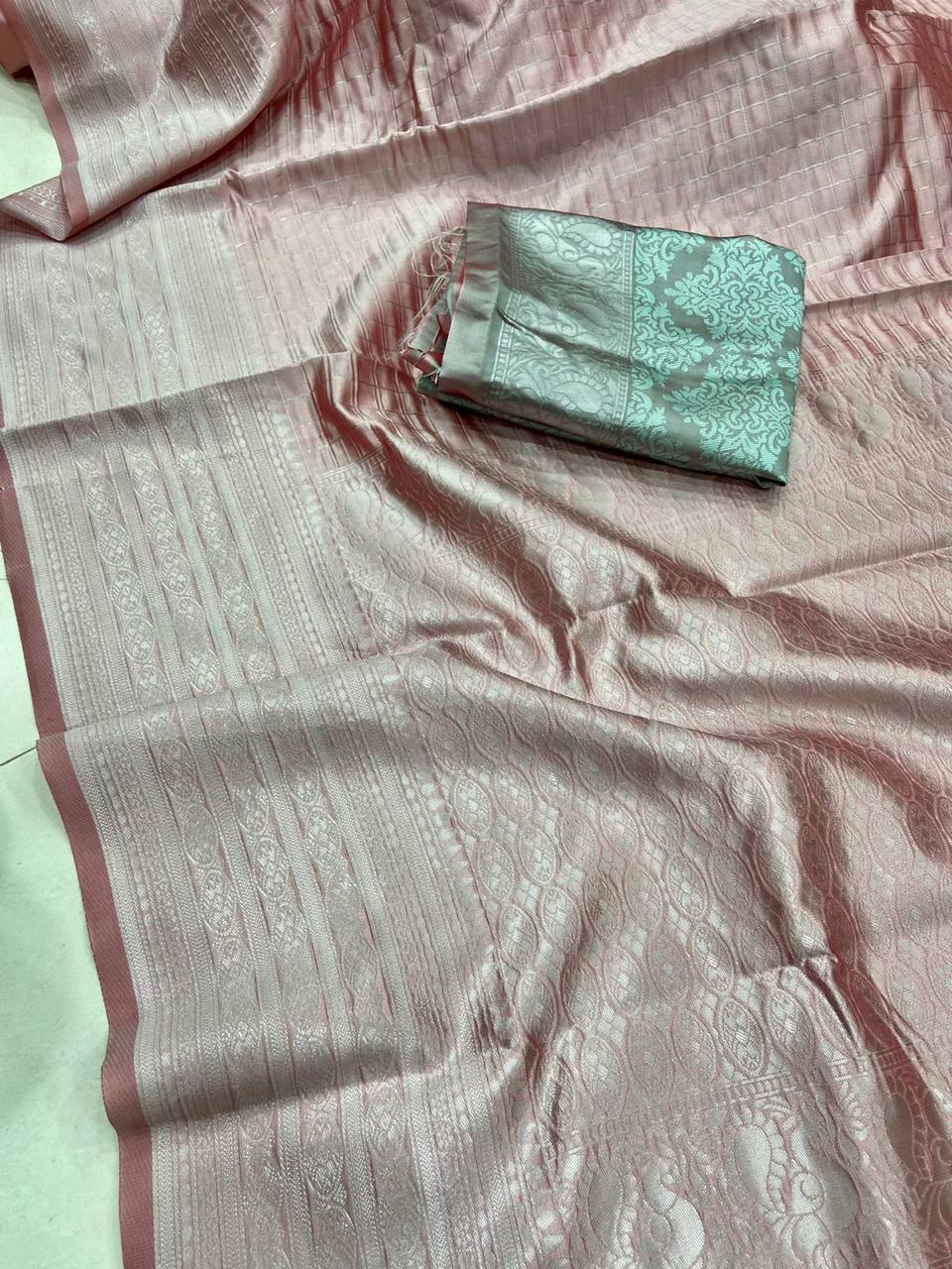 Pink Traditional Kanchipuram Silk Saree with Chex Design Woven Blouse