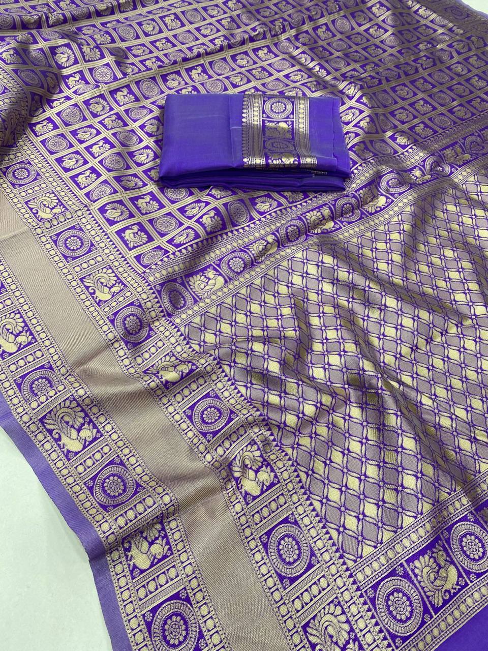 Purple Traditional Kanchipuram Silk Saree with Woven Matching Blouse
