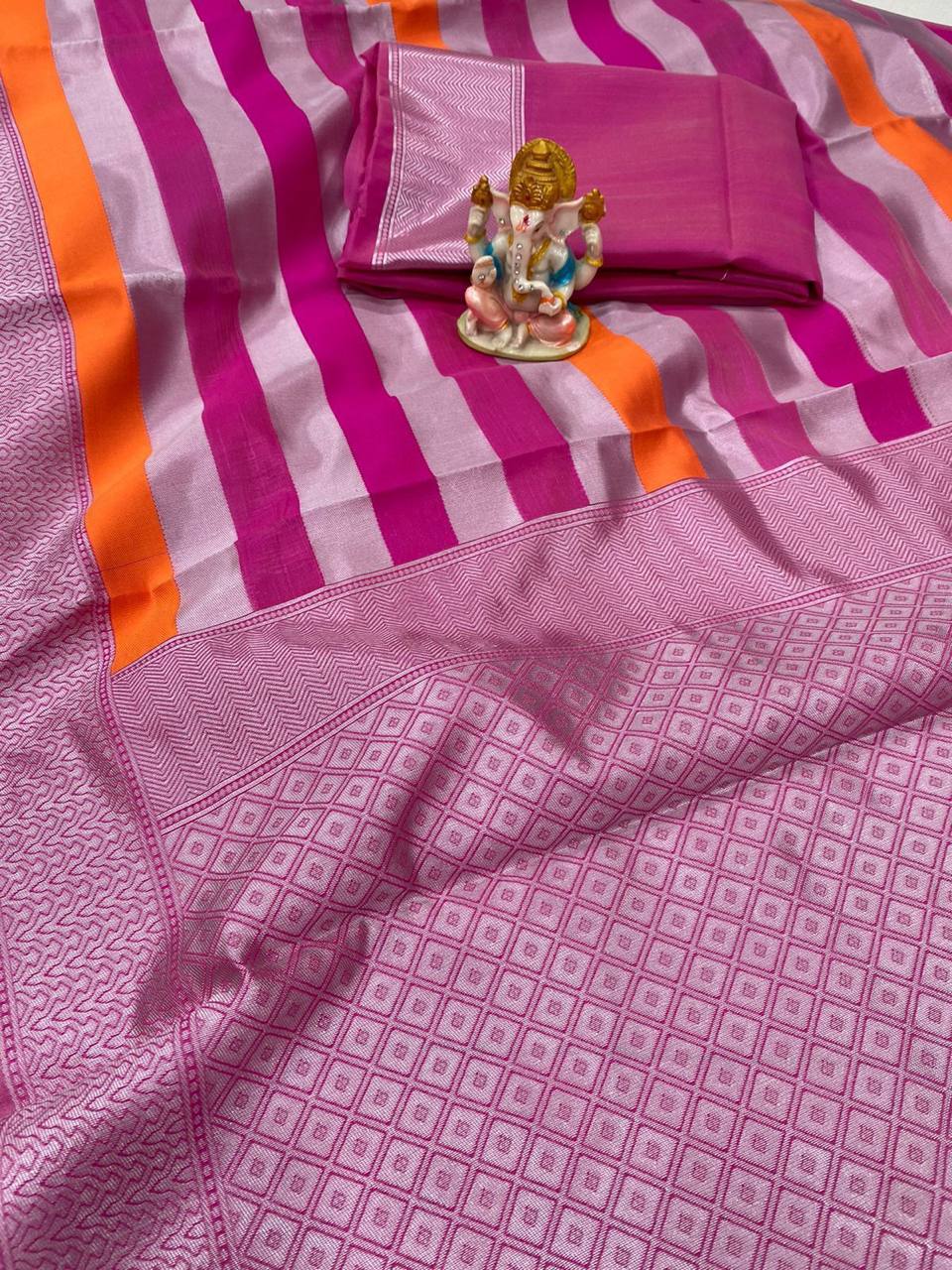 Rani Traditional Kanchipuram Silk Saree with Woven Border Classic Pallu