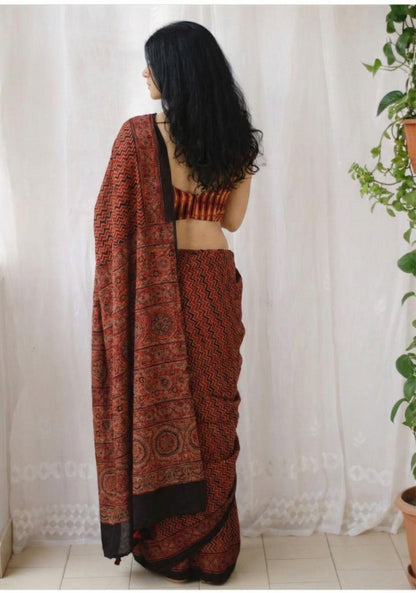 Red Floral Mulmul Cotton Digital Print Saree with Banglori Blouse