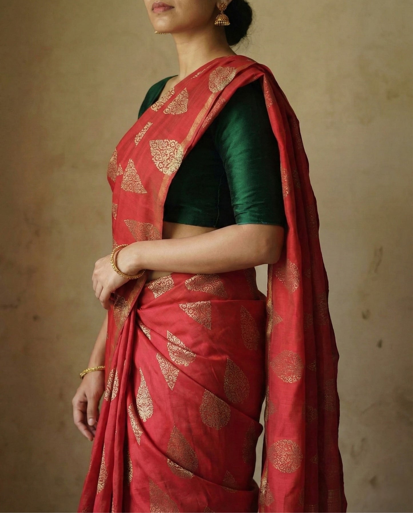 Red Traditional Kanchipuram Silk Saree with Rich Zari Weaving Border