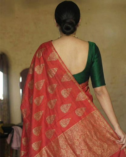 Red Traditional Kanchipuram Silk Saree with Rich Zari Weaving Border