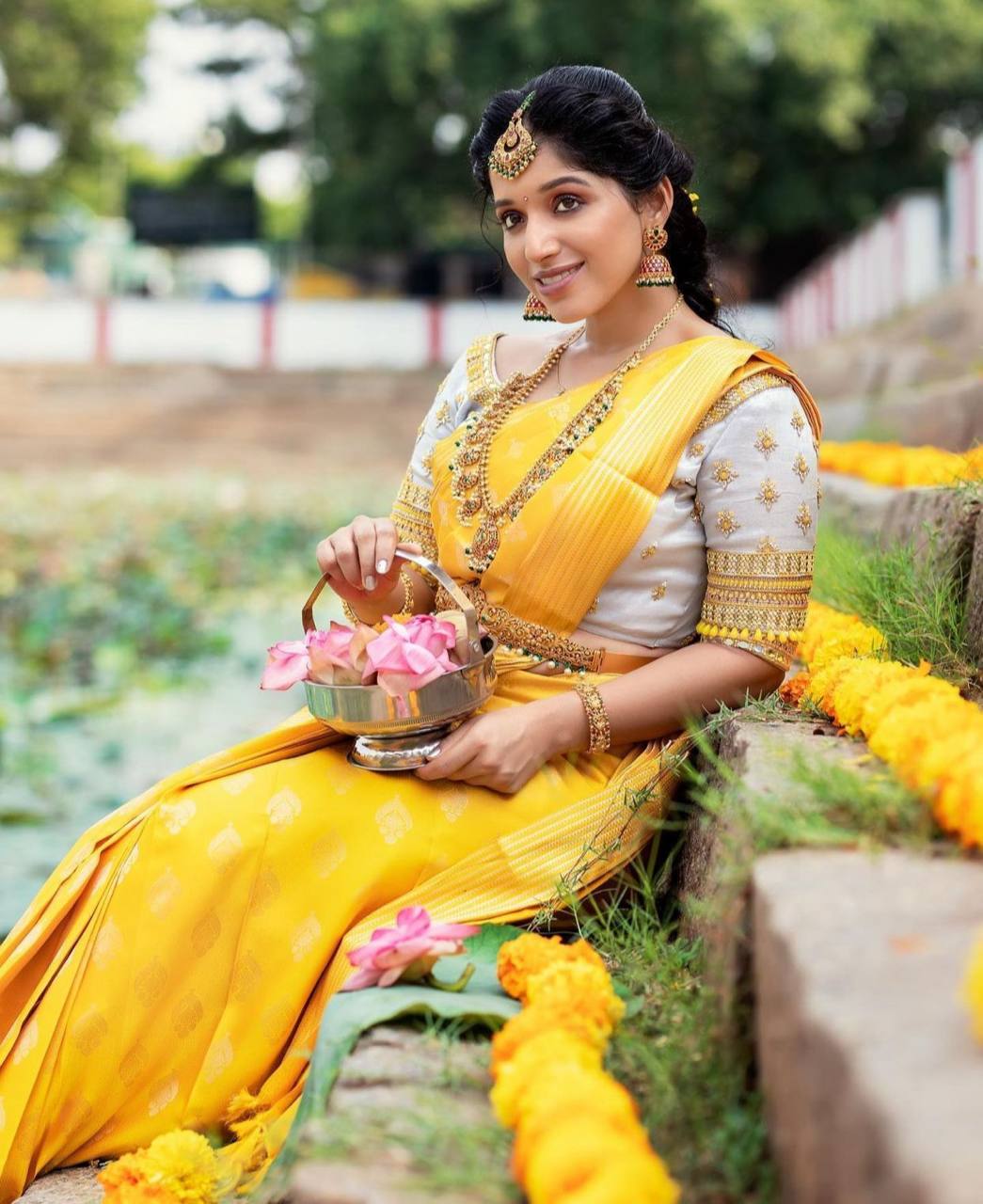 Yellow Kanchipuram Silk Saree with Weaving & Contrast Woven Blouse
